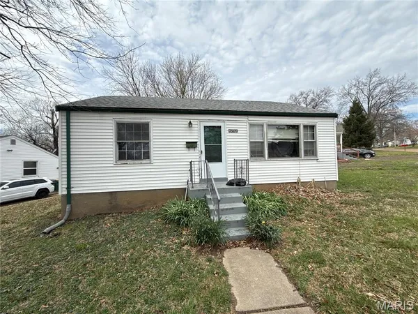 $84,900 | 7500 Haywood Drive, Hanley Hills, MO 63133