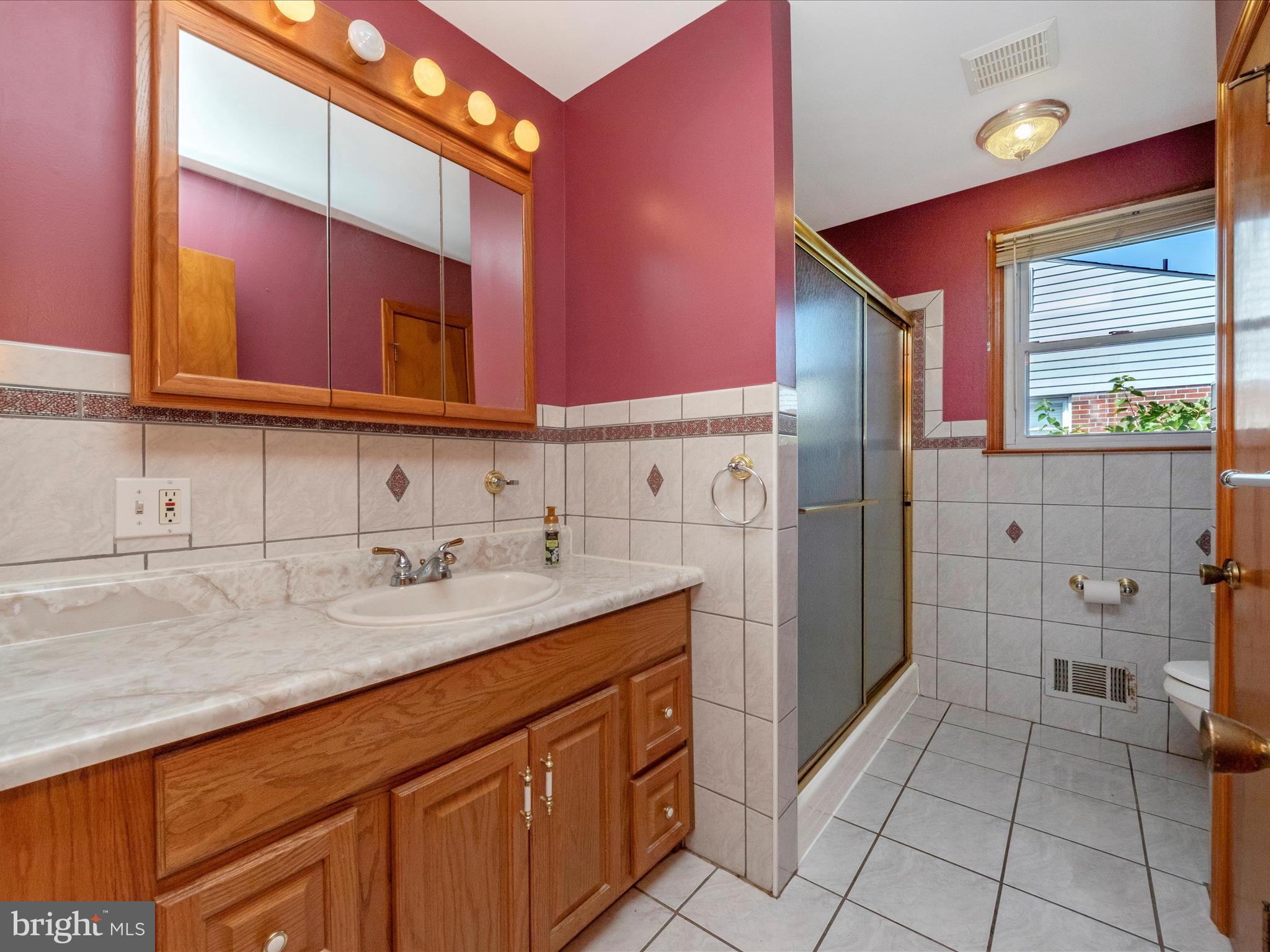 407 Dale Avenue Baltimore, MD 21206 - Photo 15 of 44 Primary Bathroom