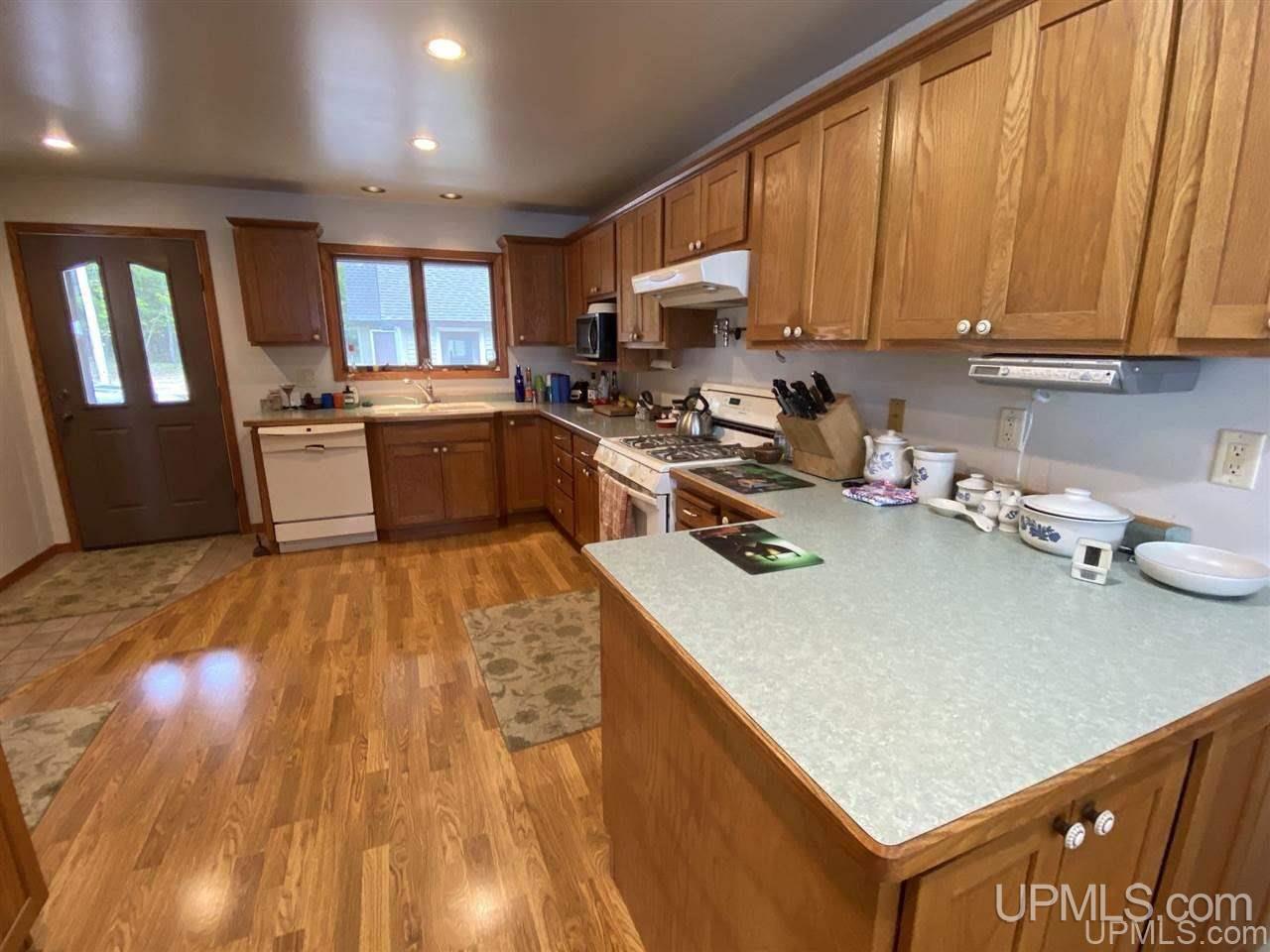 507 N Township Park Road Gulliver, MI 49840 - Photo 13 of 44