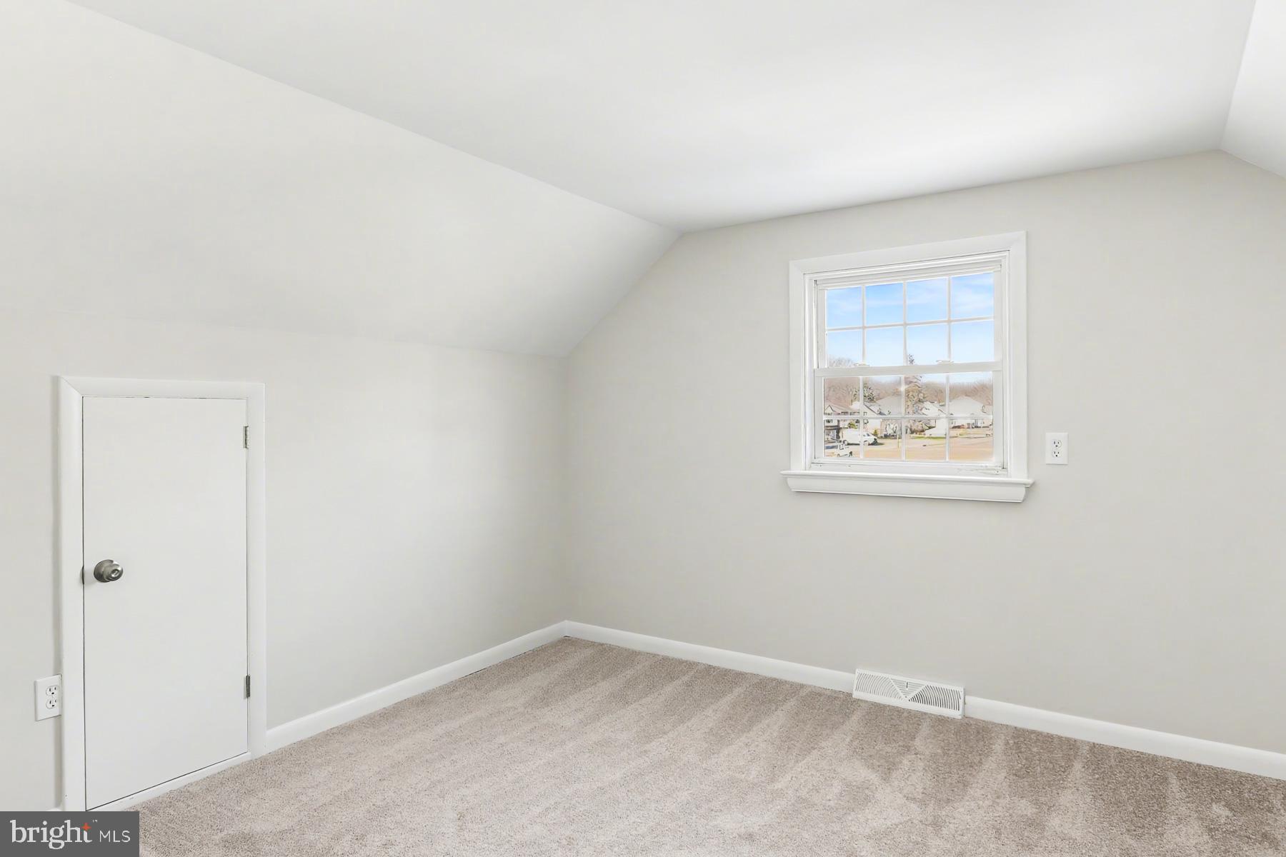 233 Cardinal Road Lititz, PA 17543 - Photo 19 of 26 an empty room with a window