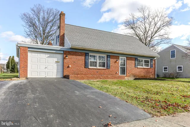 $397,500 | 233 Cardinal Road, Lititz, PA 17543