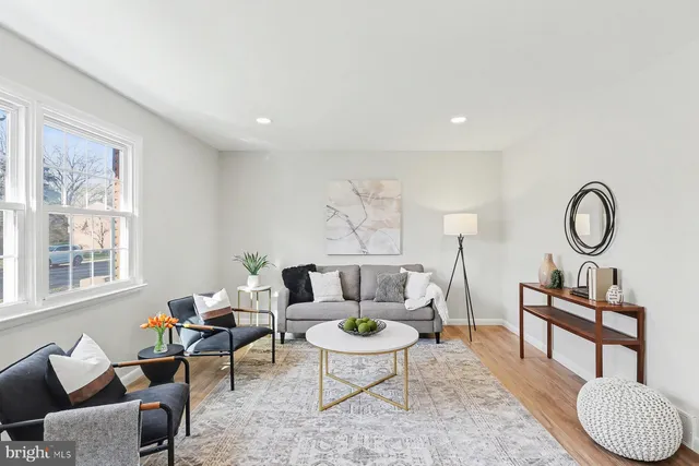 $397,500 | 233 Cardinal Road, Lititz, PA 17543