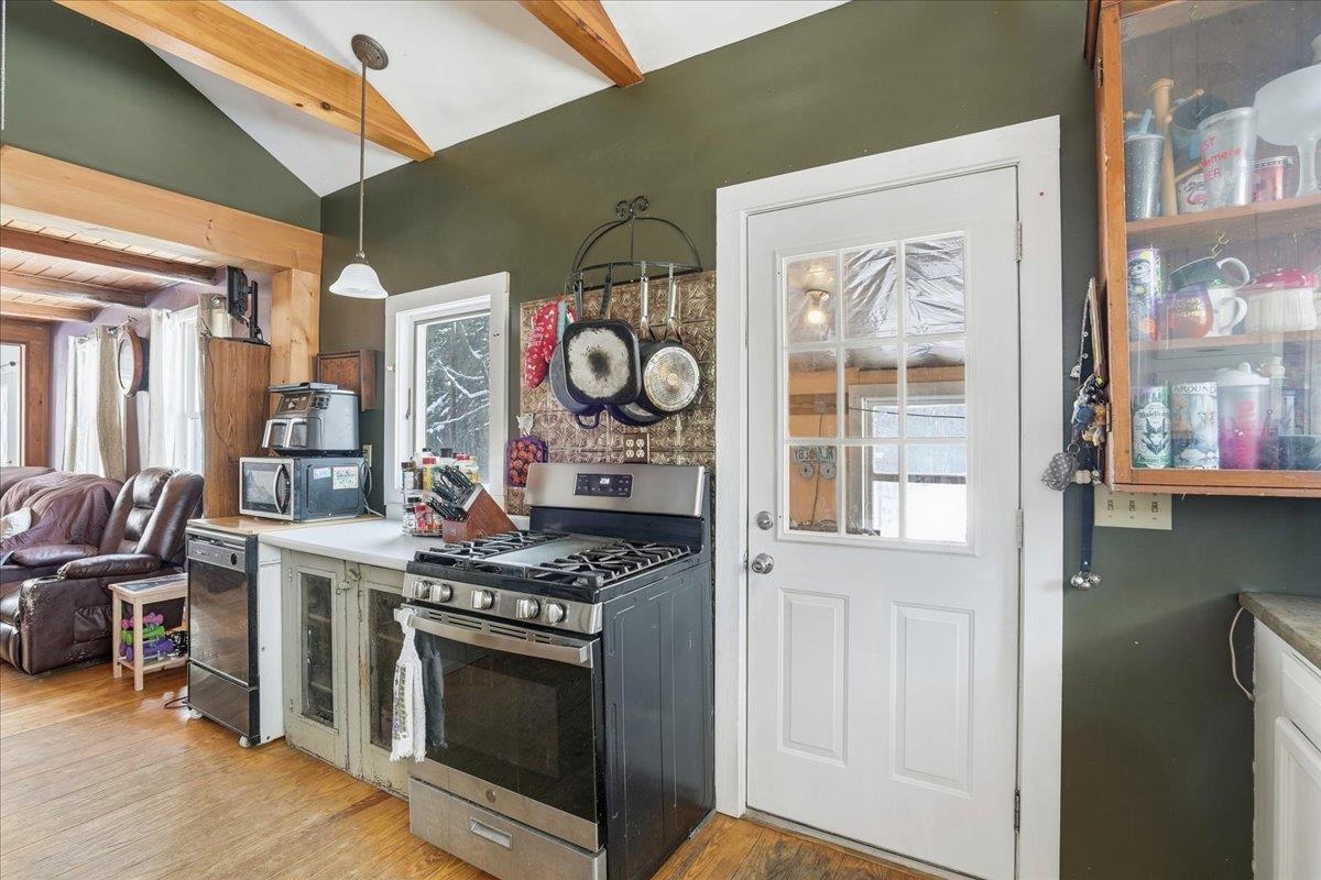 405 Upland Street Manchester, NH 03102 - Photo 7 of 29