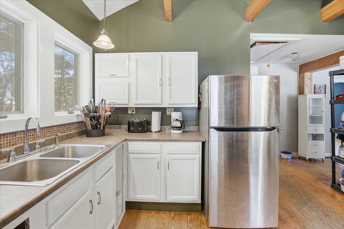 405 Upland Street Manchester, NH 03102 - Photo 9 of 29