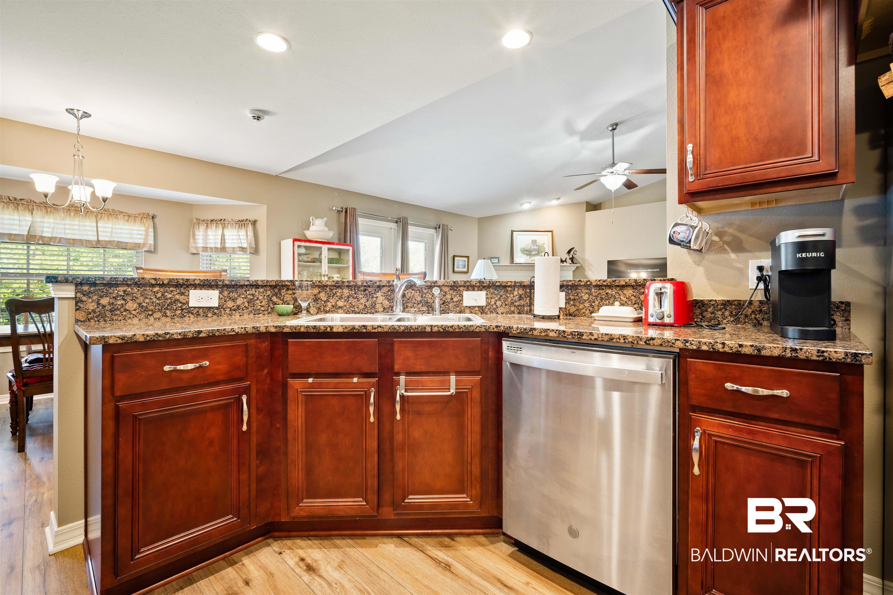 15405 Hearthstone Drive Foley, AL 36535 - Photo 8 of 31 Kitchen