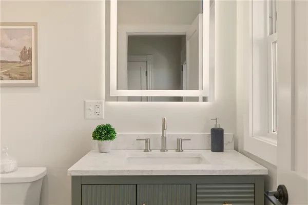 $550,000 | 85 Bayview Avenue, Unit 2, Bristol, RI 02809