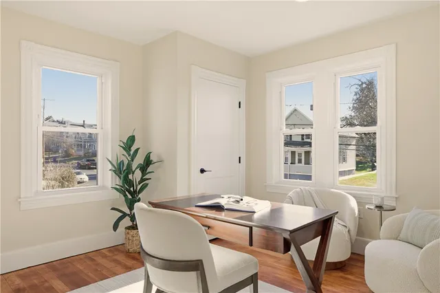 $550,000 | 85 Bayview Avenue, Unit 2, Bristol, RI 02809