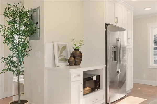 $550,000 | 85 Bayview Avenue, Unit 2, Bristol, RI 02809