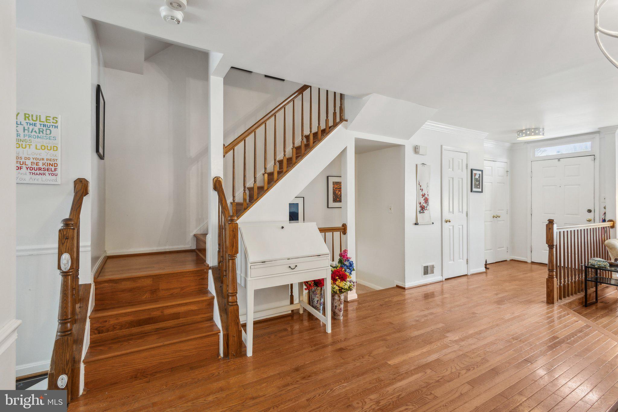 8868 Eagle Rock Lane Springfield, VA 22153 - Photo 13 of 24 Living Area