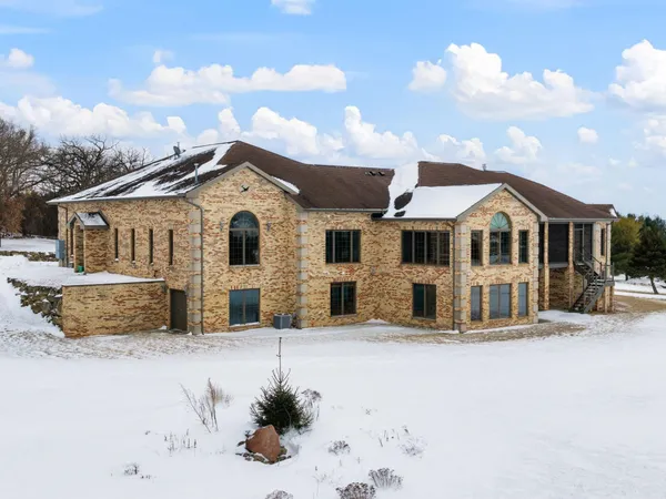 $1,250,000 | 457 Union, Brooklyn, WI 53521