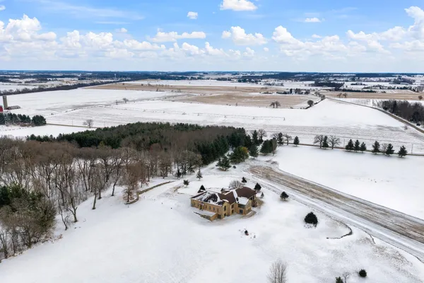 $1,250,000 | 457 Union, Brooklyn, WI 53521