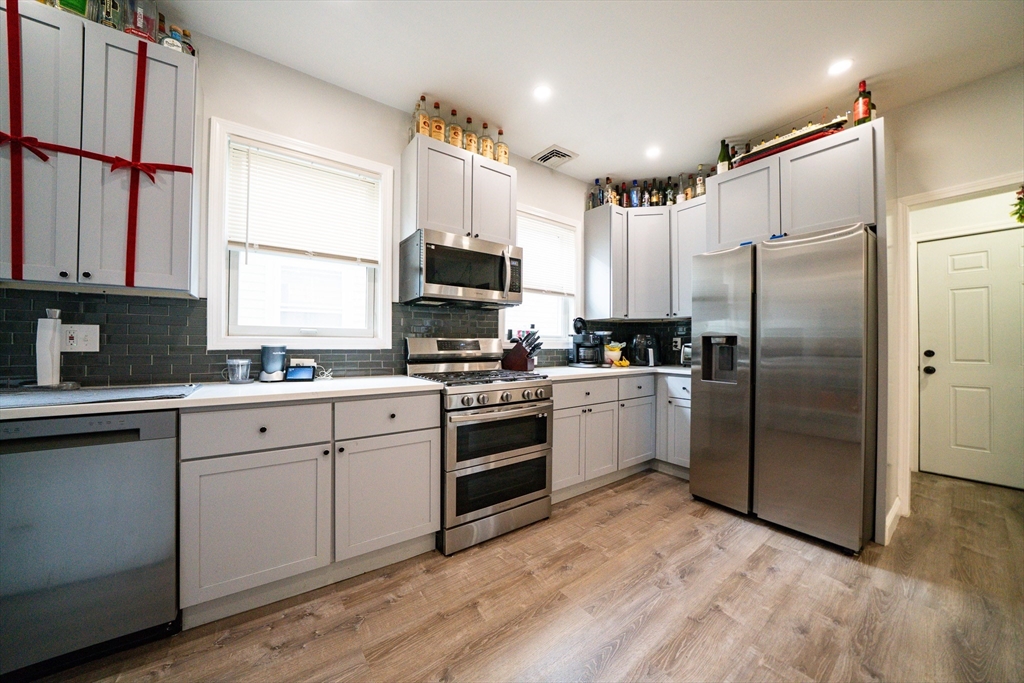 137 Centre Street, Unit 3 Boston, MA 02119 - Photo 3 of 22