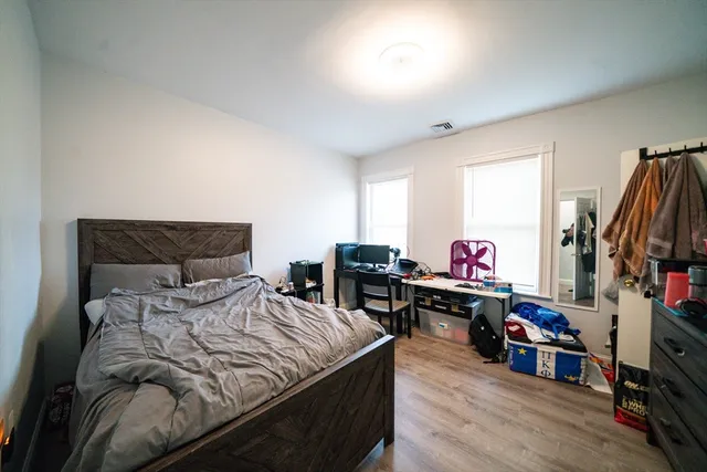 $6,850 | 137 Centre Street, Unit 3, Boston, MA 02119