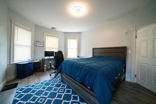 $6,850 | 137 Centre Street, Unit 3, Boston, MA 02119