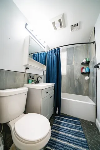 $6,850 | 137 Centre Street, Unit 3, Boston, MA 02119