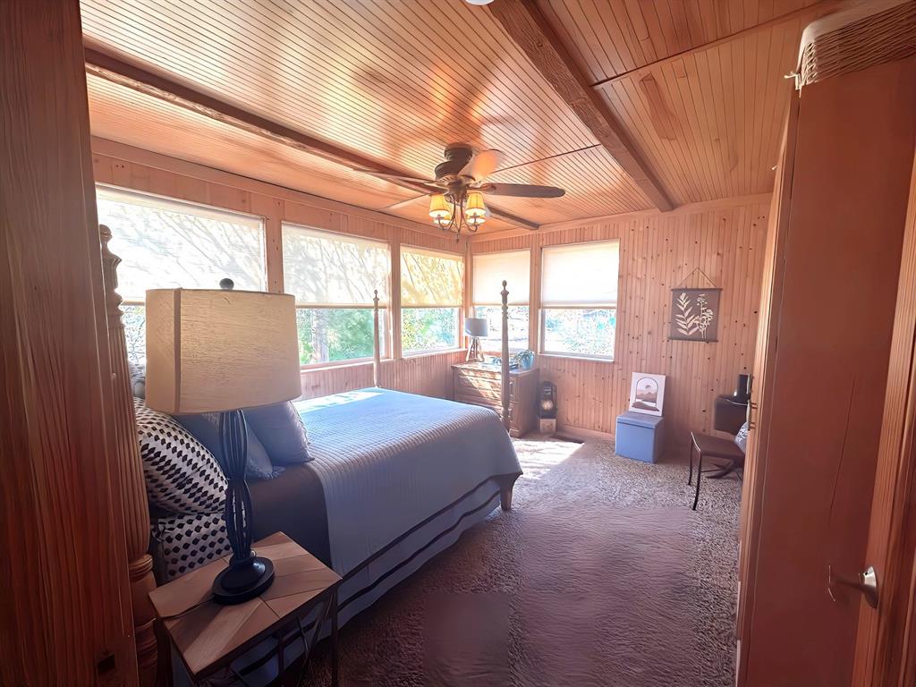 313 Sundown Trail Tool, TX 75143 - Photo 20 of 39 a room with furniture and a window