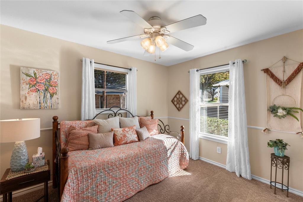 313 Sundown Trail Tool, TX 75143 - Photo 29 of 39 a living room with furniture and a large window