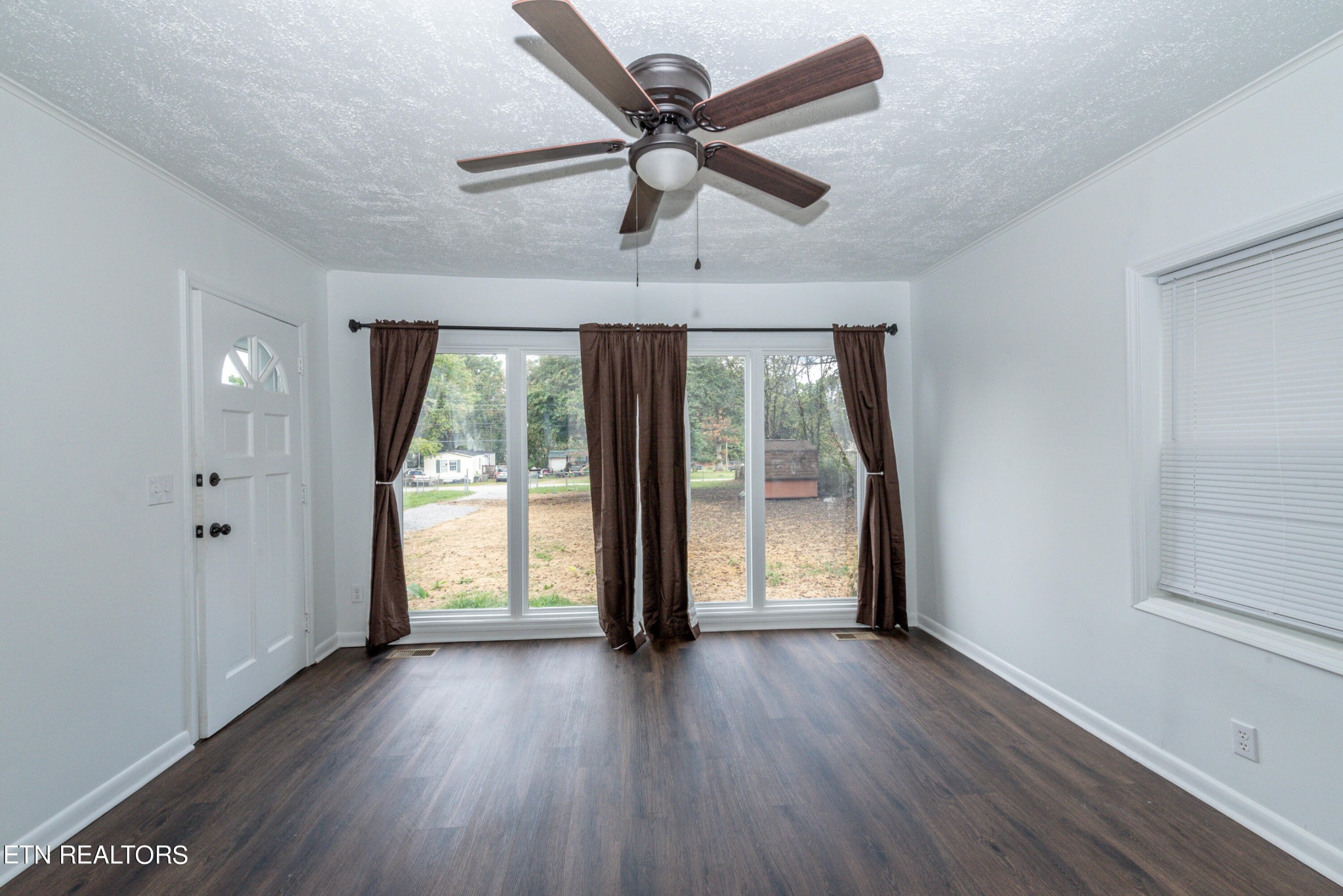 561 Russell Road Rockford, TN 37853 - Photo 3 of 18 Gallery Image 3