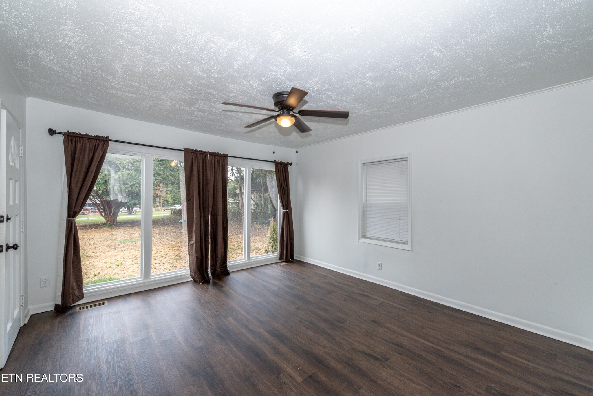 561 Russell Road Rockford, TN 37853 - Photo 4 of 18 Gallery Image 4