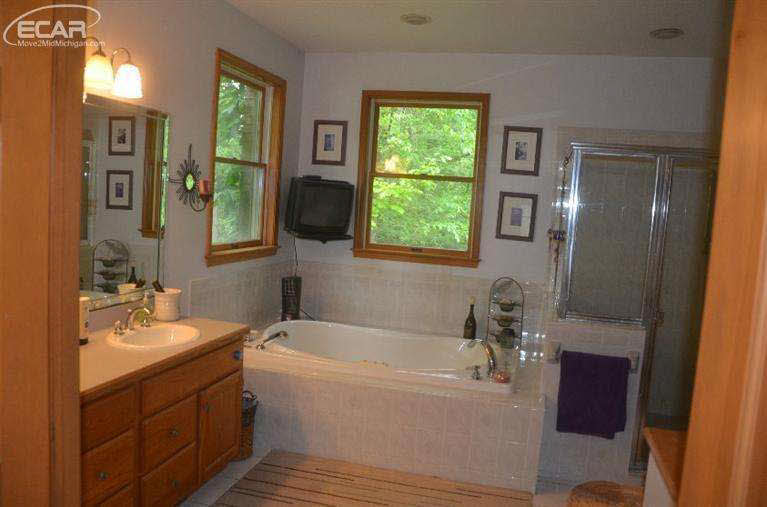 6151 North McKinley Road Flushing, MI 48433 - Photo 22 of 82 20440661-22.JPG