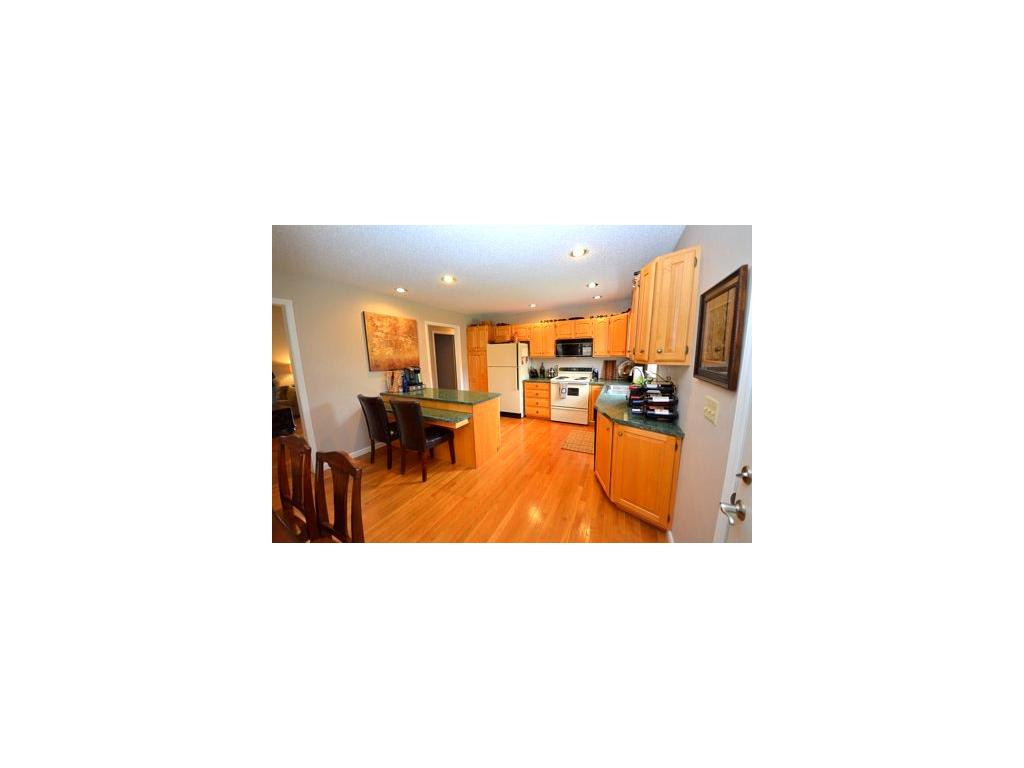 2501 Devault Bridge Road Piney Flats, TN 37686 - Photo 8 of 24 Kitchen With Bar