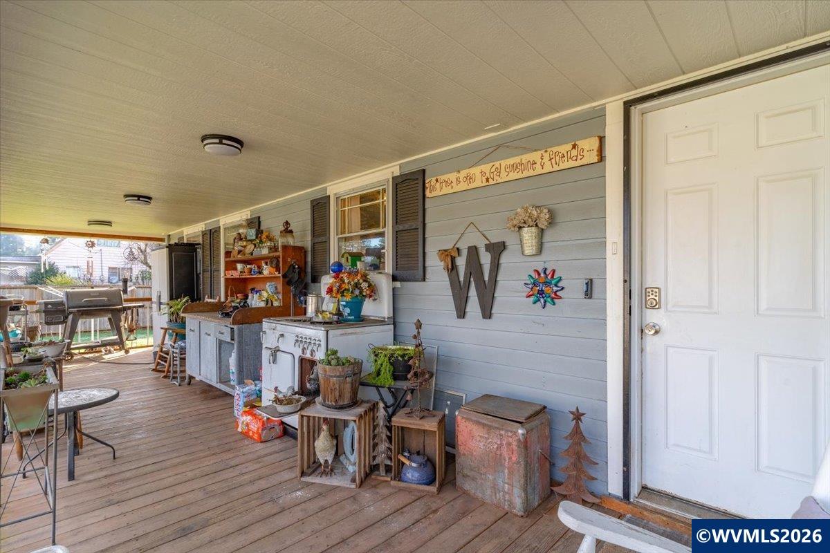 817 Main Street Lyons, OR 97358 - Photo 26 of 45