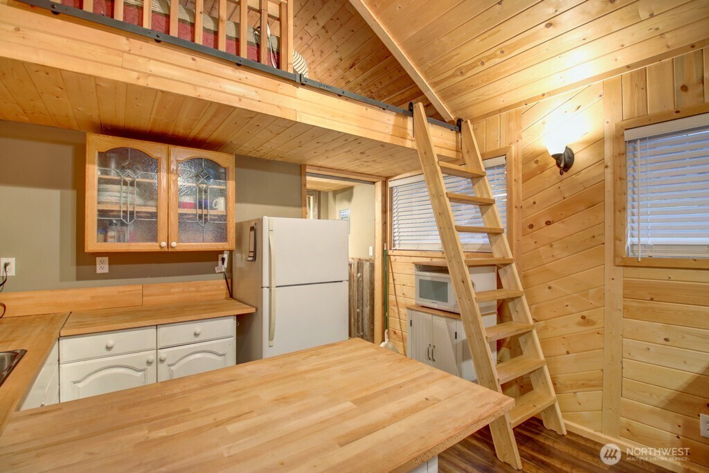 2061 Exit Road Maple Falls, WA 98266 - Photo 10 of 32