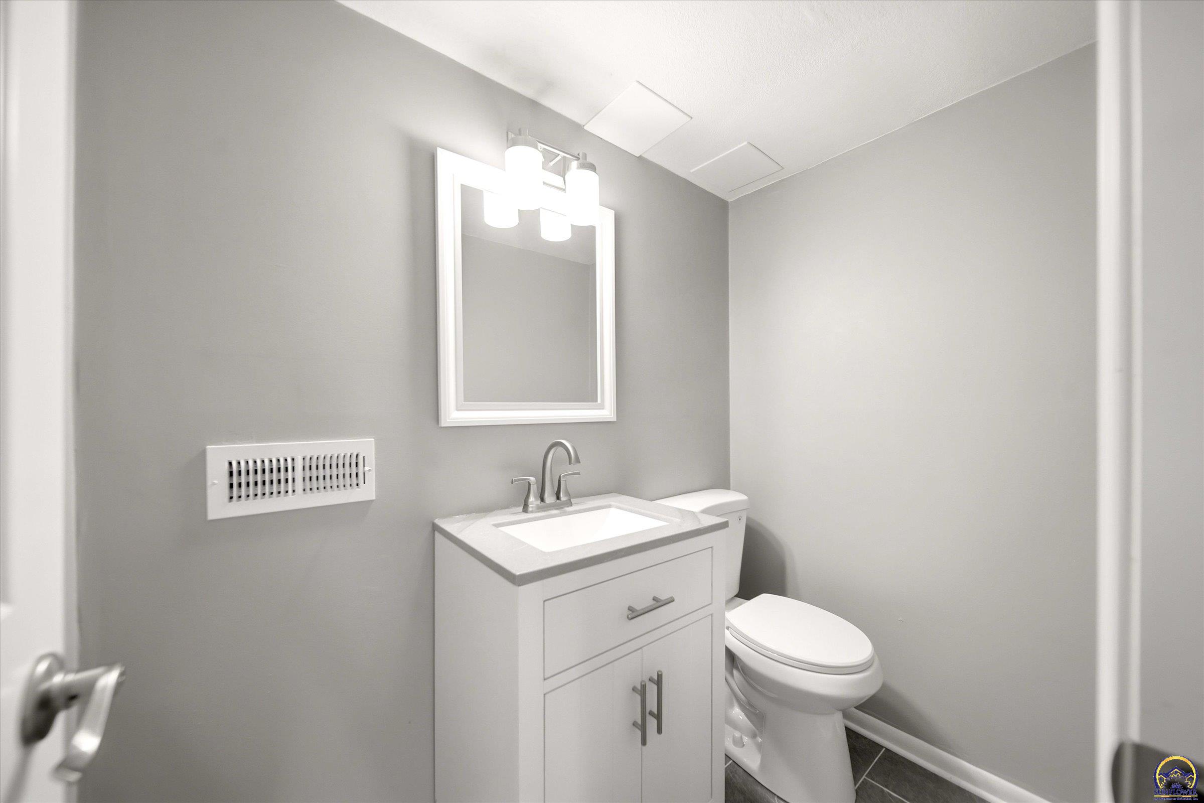 4625 Northwest Brickyard Road Topeka, KS 66618 - Photo 29 of 53