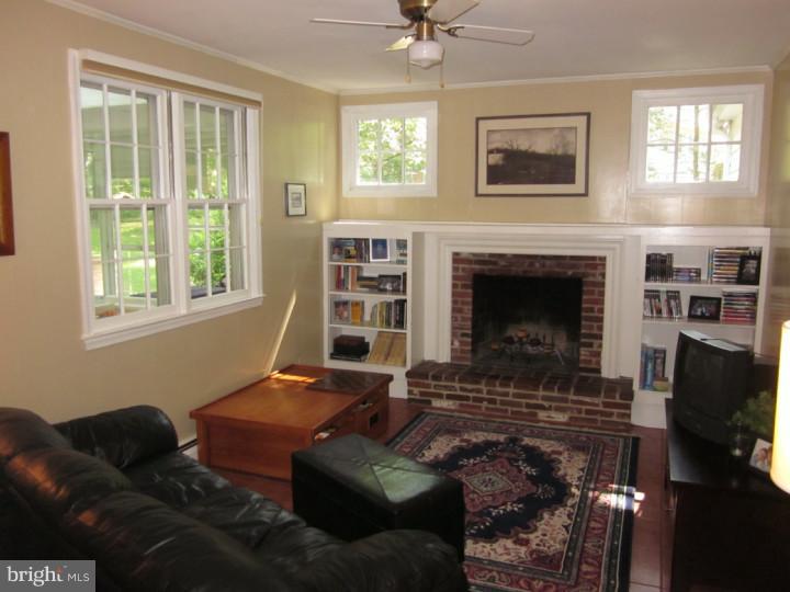 209 Pembroke Road Wallingford, PA 19086 - Photo 13 of 25 Family Room