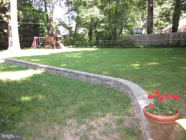 209 Pembroke Road Wallingford, PA 19086 - Photo 25 of 25 Back Yard