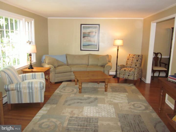209 Pembroke Road Wallingford, PA 19086 - Photo 5 of 25 Living Room