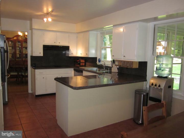 209 Pembroke Road Wallingford, PA 19086 - Photo 10 of 25 Kitchen