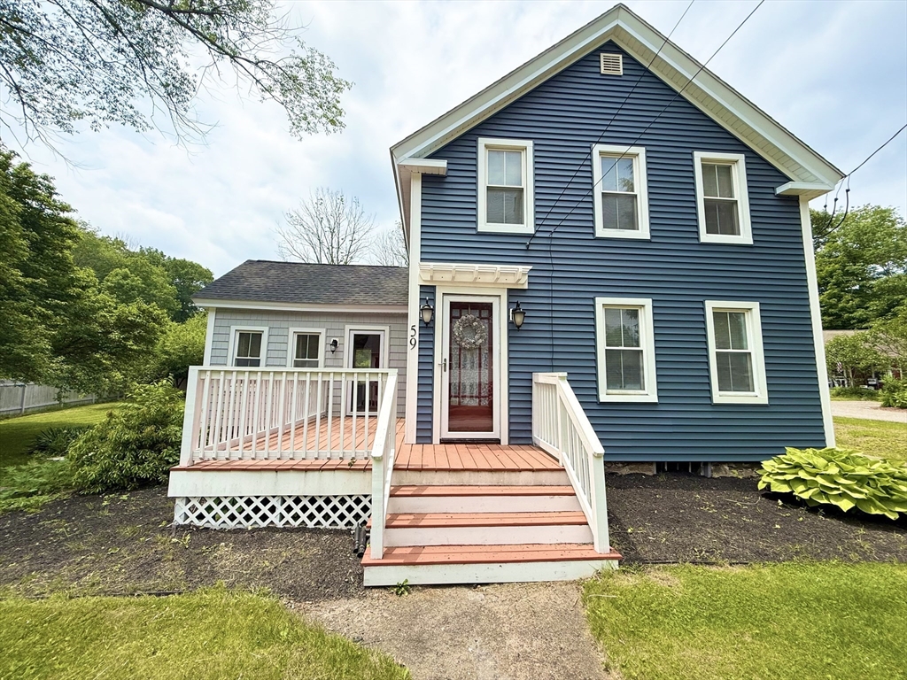 59 Brookfield Road Sturbridge, MA 01518 - Photo 2 of 40 a front view of a house