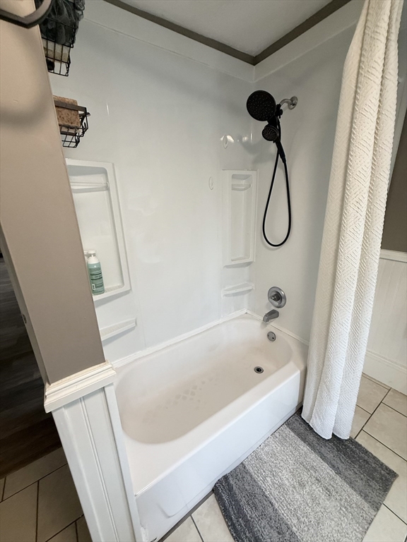 59 Brookfield Road Sturbridge, MA 01518 - Photo 30 of 40 a bathroom with a bathtub and a shower