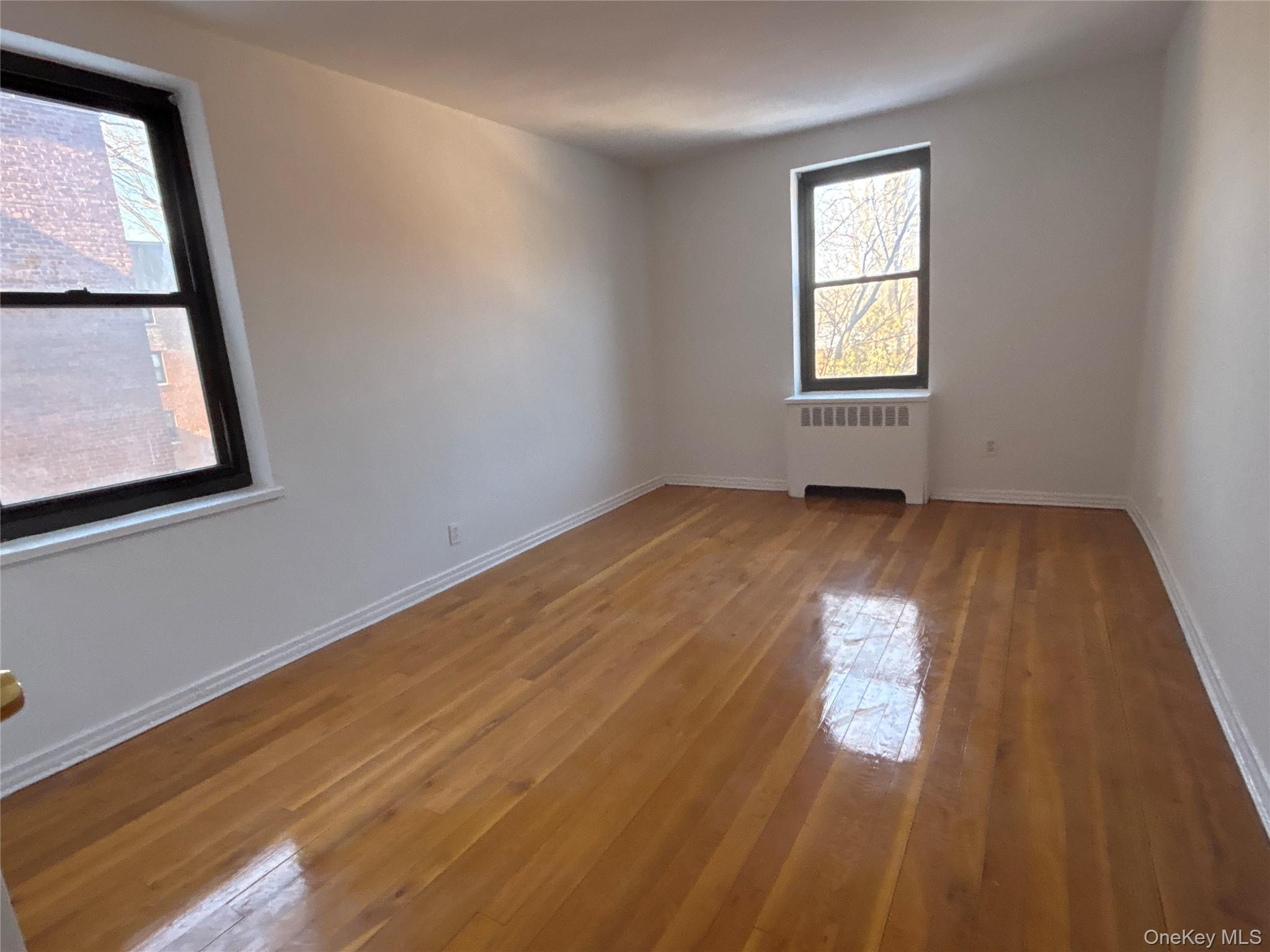 23 Schenck Avenue, Unit 2CE Great Neck, NY 11021 - Photo 13 of 15