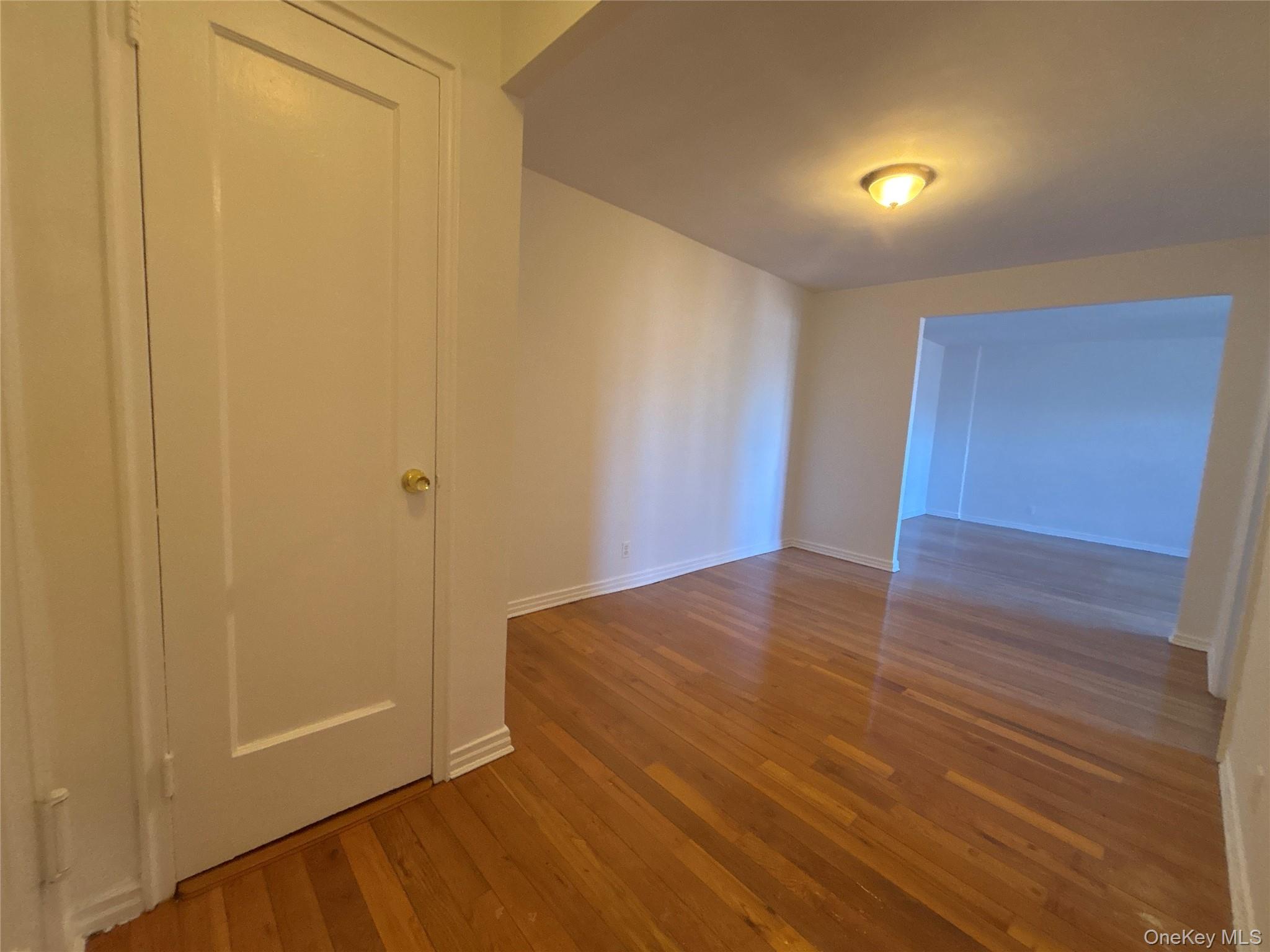 23 Schenck Avenue, Unit 2CE Great Neck, NY 11021 - Photo 2 of 15