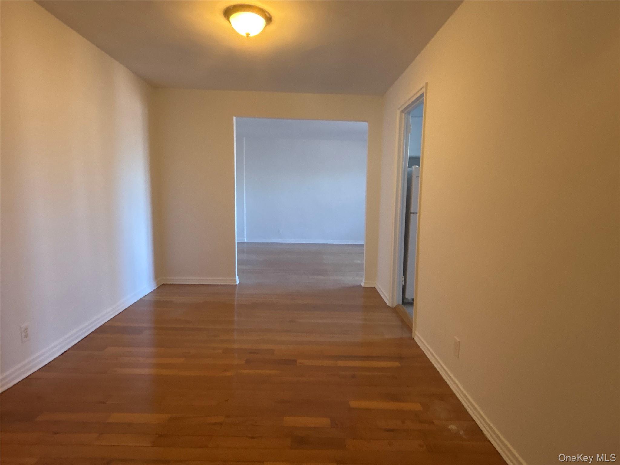 23 Schenck Avenue, Unit 2CE Great Neck, NY 11021 - Photo 5 of 15