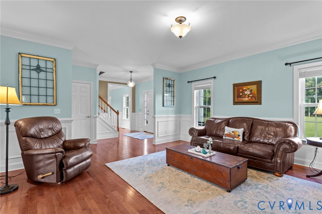 16431 River Road Chesterfield, VA 23838 - Photo 20 of 49 a living room with furniture