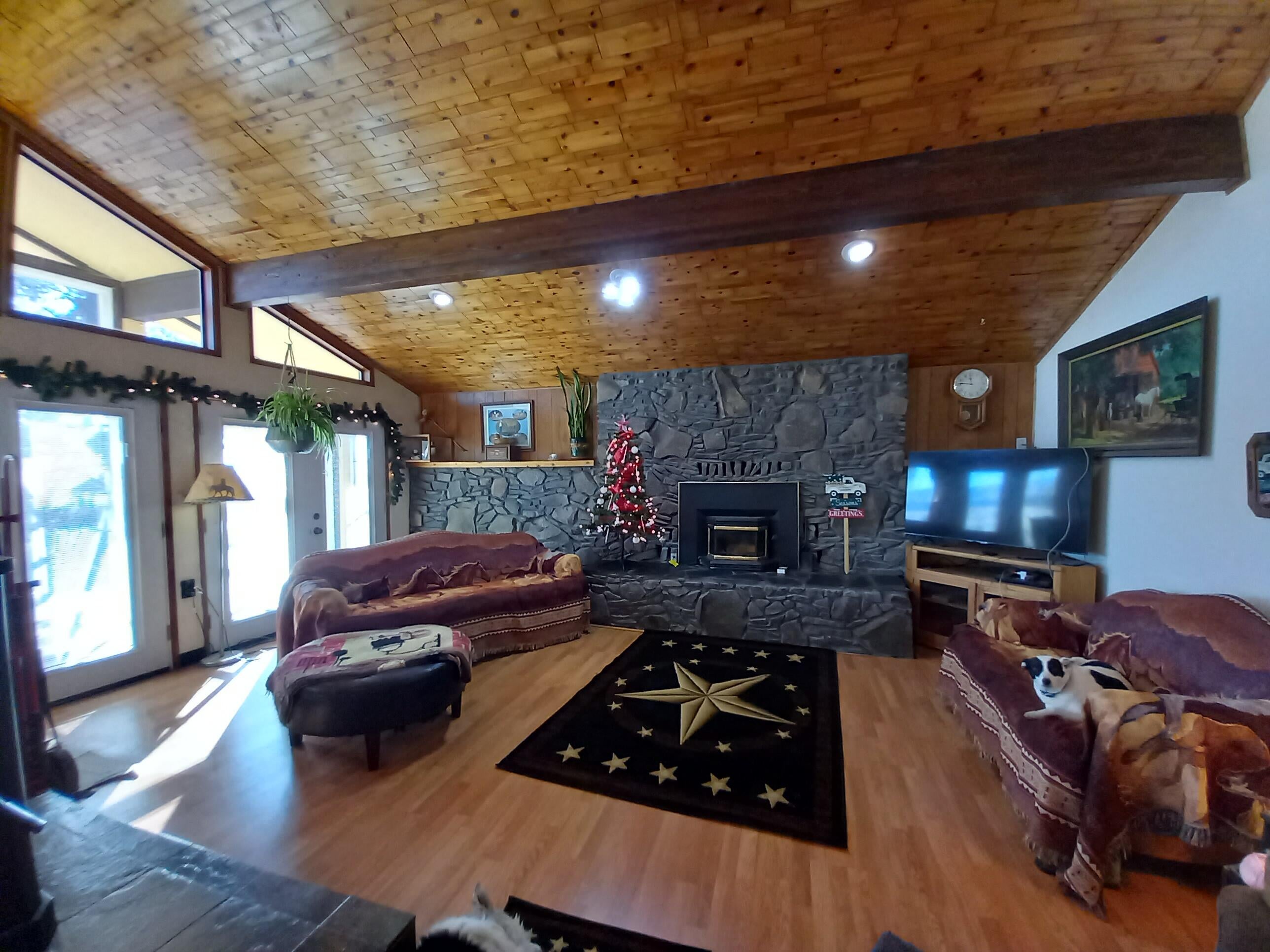 16449 Harpold Road Malin, OR 97632 - Photo 18 of 77 Living Room