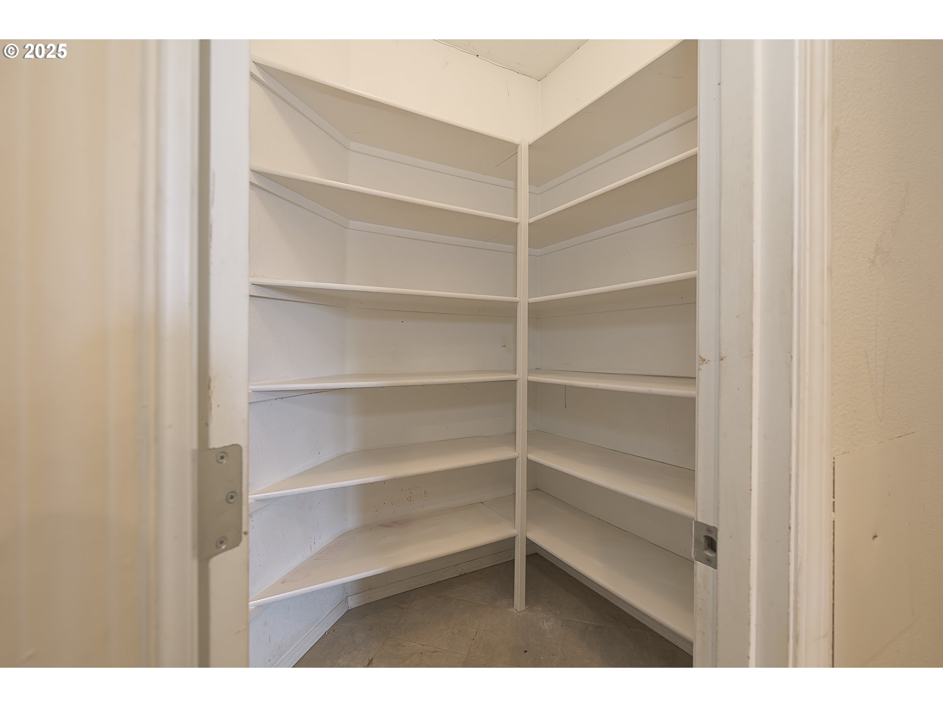 10479 Southwest Amanda Court Tigard, OR 97224 - Photo 13 of 38 Pantry