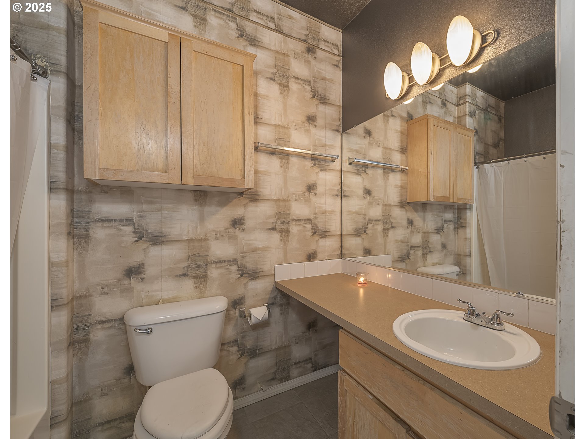10479 Southwest Amanda Court Tigard, OR 97224 - Photo 16 of 38 Bathroom