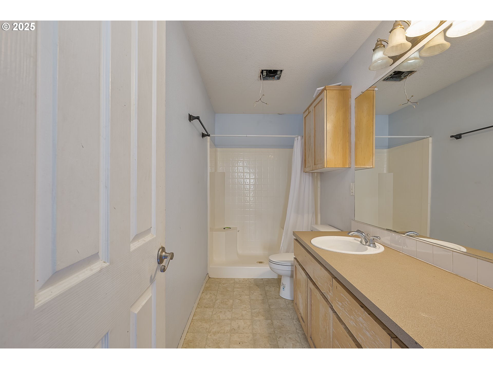 10479 Southwest Amanda Court Tigard, OR 97224 - Photo 25 of 38 Owner's Suite Bathroom #2