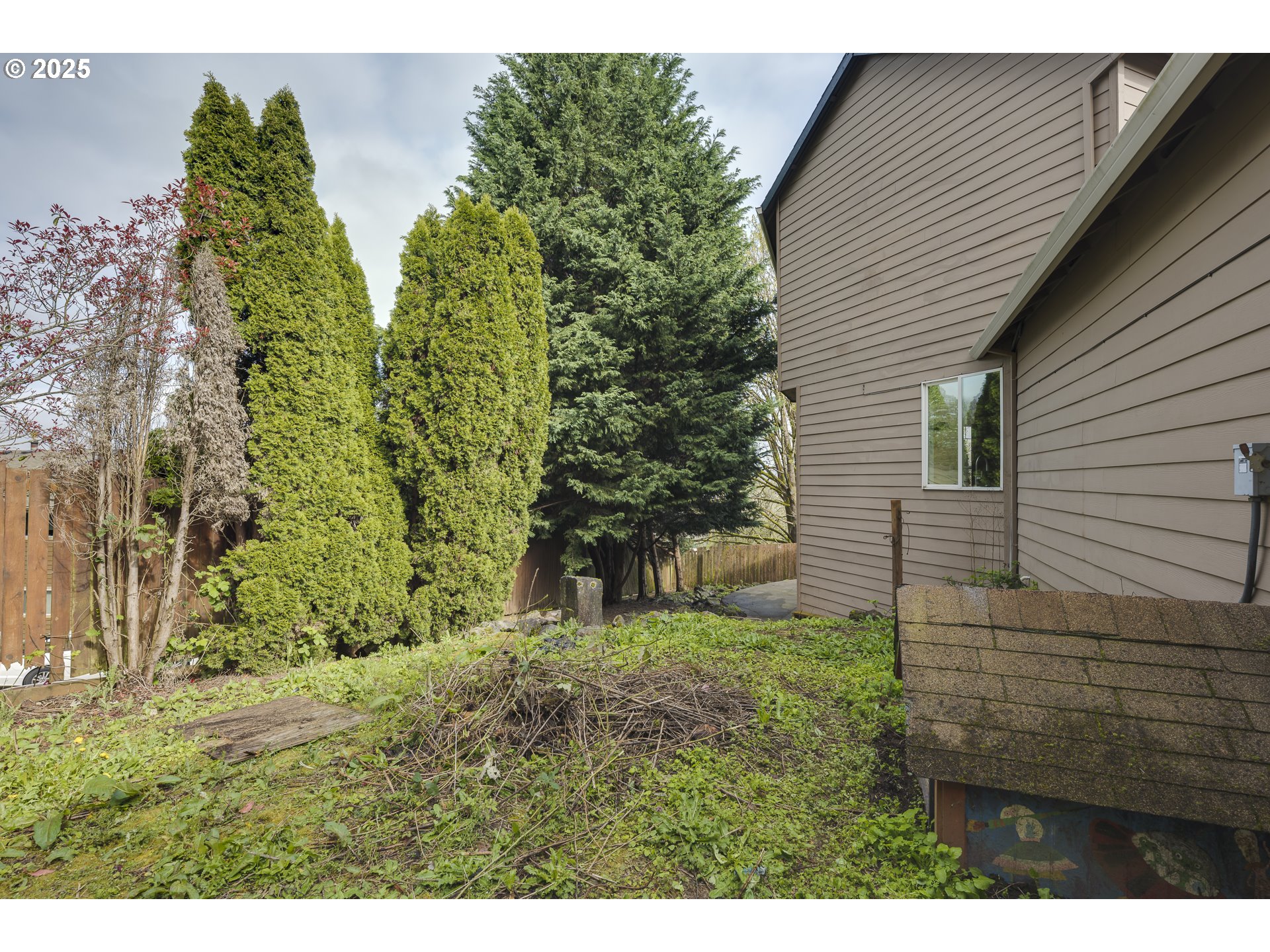 10479 Southwest Amanda Court Tigard, OR 97224 - Photo 32 of 38 Yard