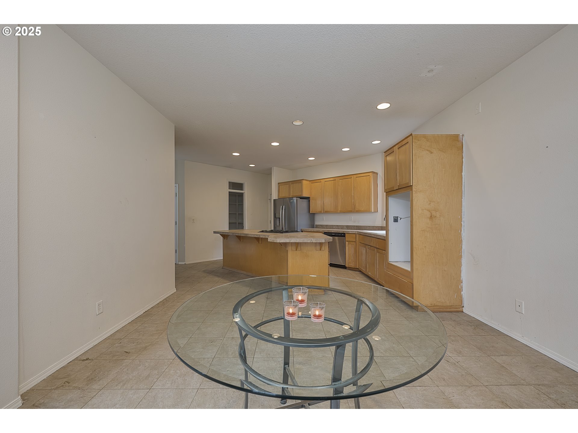 10479 Southwest Amanda Court Tigard, OR 97224 - Photo 10 of 38 Kitchen/Nook