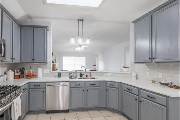 $2,150 | 4301 Twin Lakes Trail, Pearland, TX 77584
