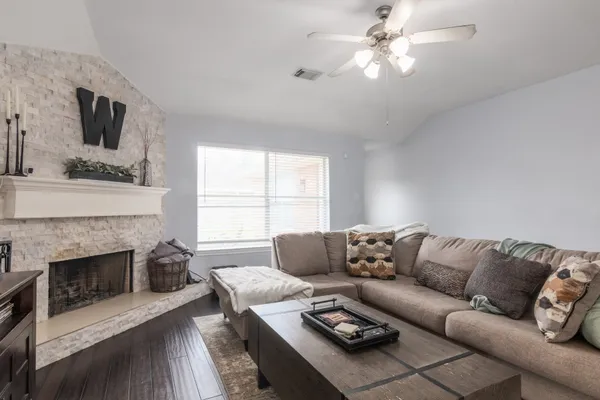 $2,150 | 4301 Twin Lakes Trail, Pearland, TX 77584