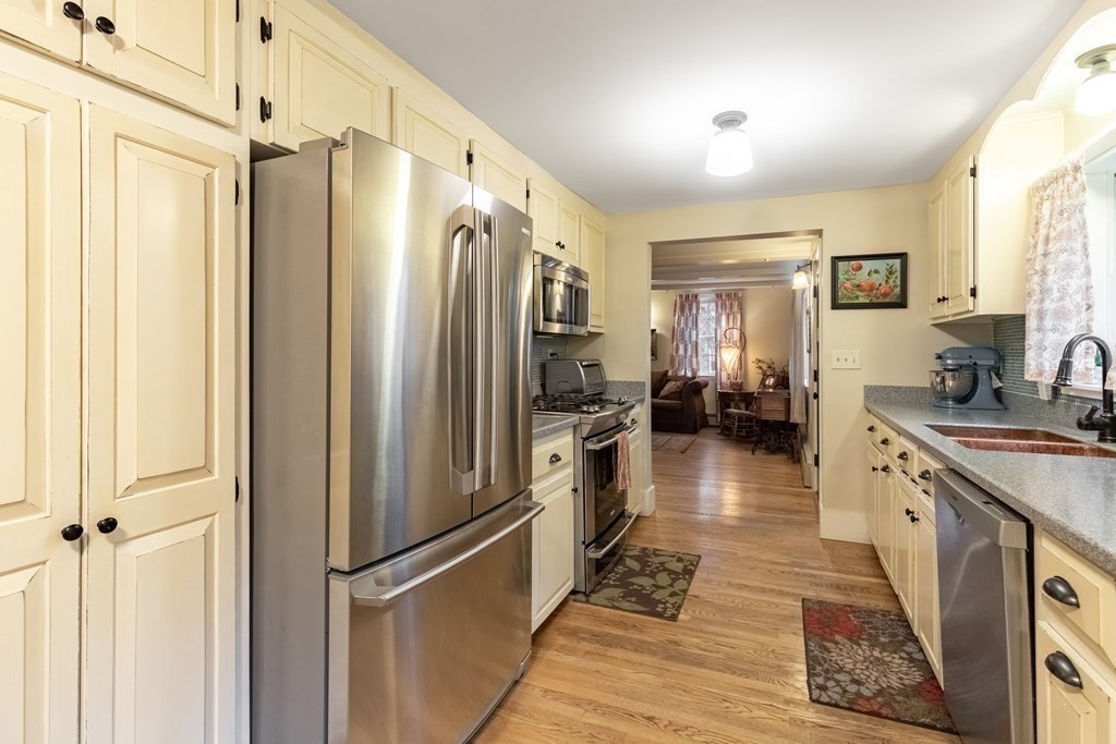 30 Old Jacobs Road Georgetown, MA 01833 - Photo 8 of 36 Gallery Image 8