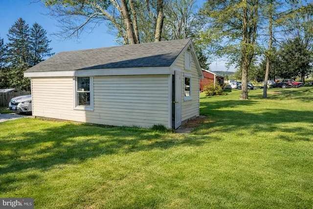 $185,000 | 729 East Oak Street, Oakland, MD 21550