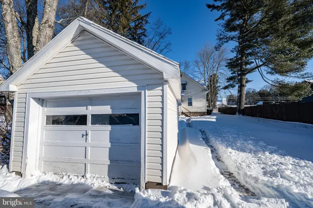 $185,000 | 729 East Oak Street, Oakland, MD 21550