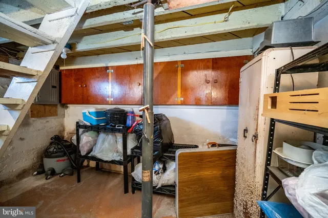 $185,000 | 729 East Oak Street, Oakland, MD 21550